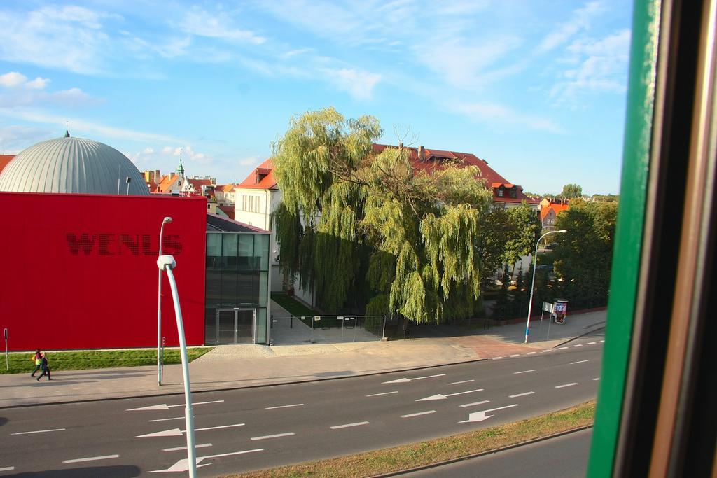Apartamenty Krzywe Okna Zielona Gora  Ruang foto