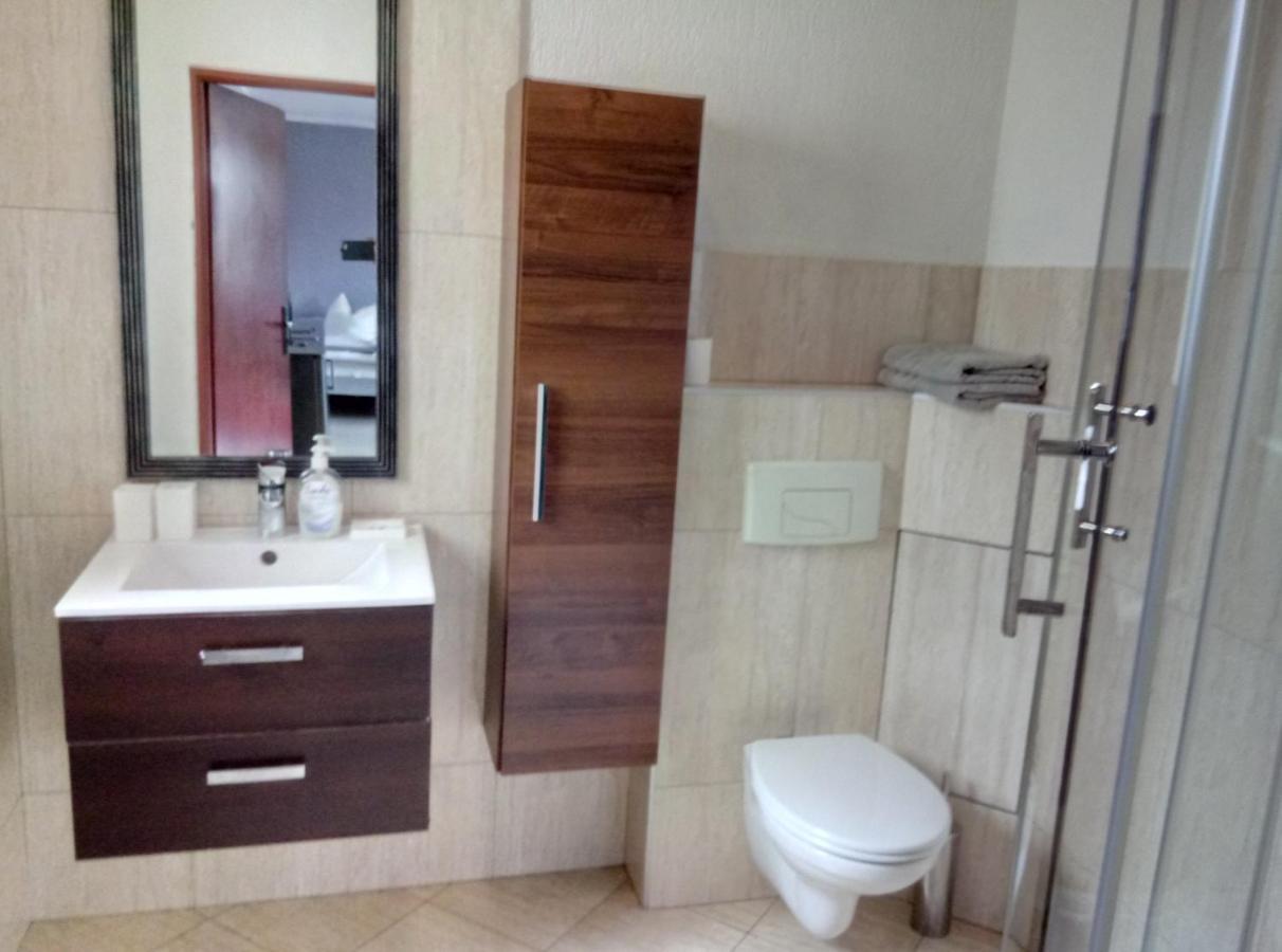 Apartamenty Krzywe Okna Zielona Gora  Bagian luar foto