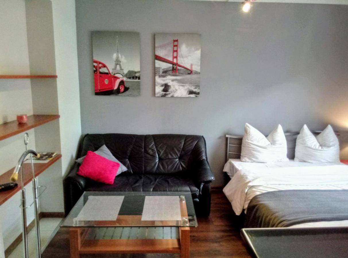 Apartamenty Krzywe Okna Zielona Gora  Bagian luar foto