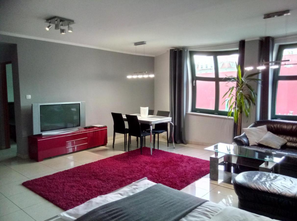 Apartamenty Krzywe Okna Zielona Gora  Bagian luar foto