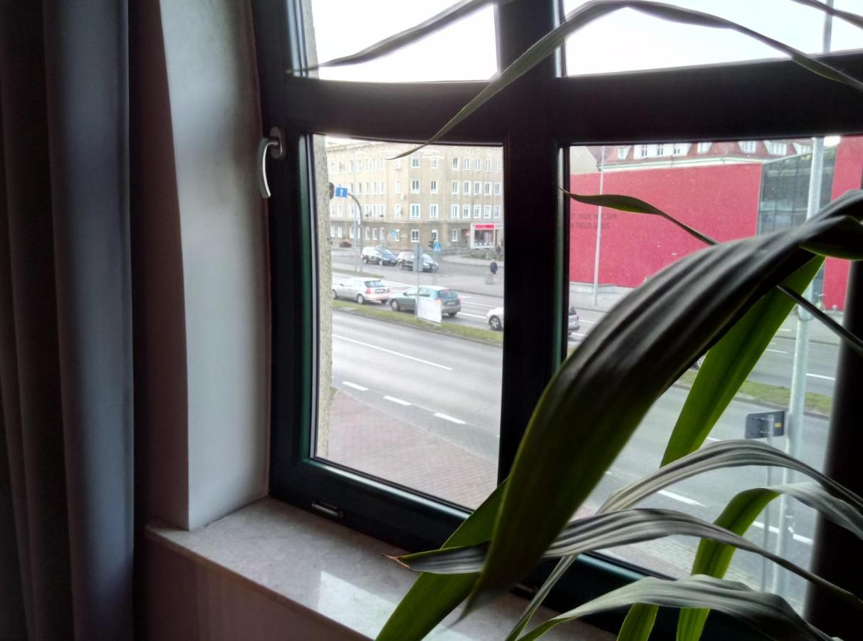 Apartamenty Krzywe Okna Zielona Gora  Bagian luar foto