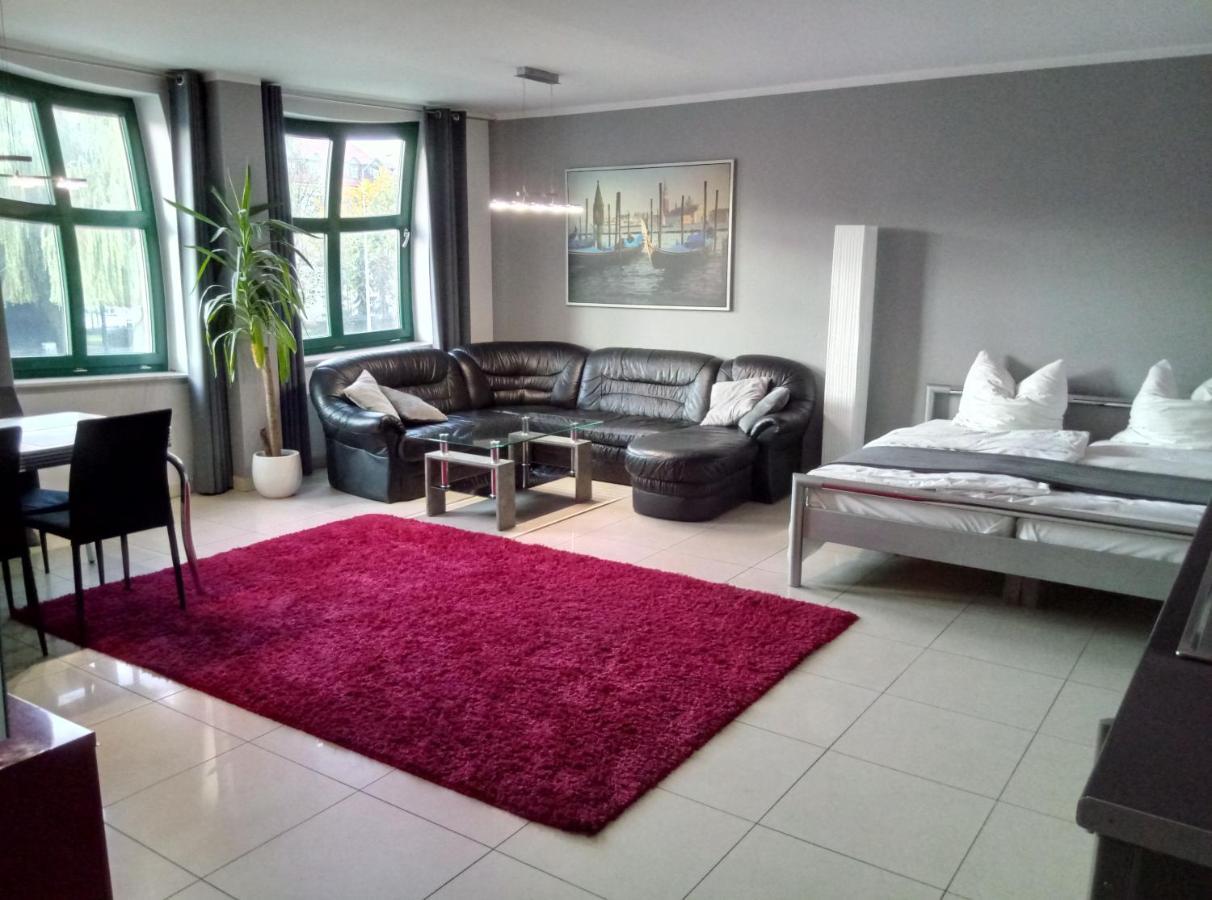 Apartamenty Krzywe Okna Zielona Gora  Bagian luar foto